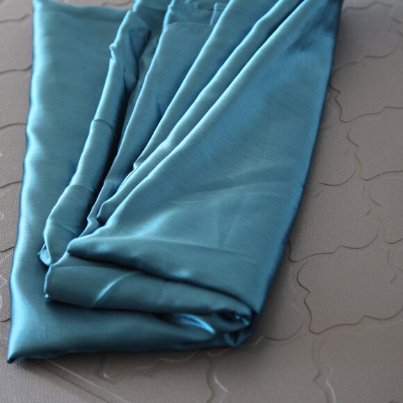 Teal Polyester Table Cloth - Picture 10 of 15